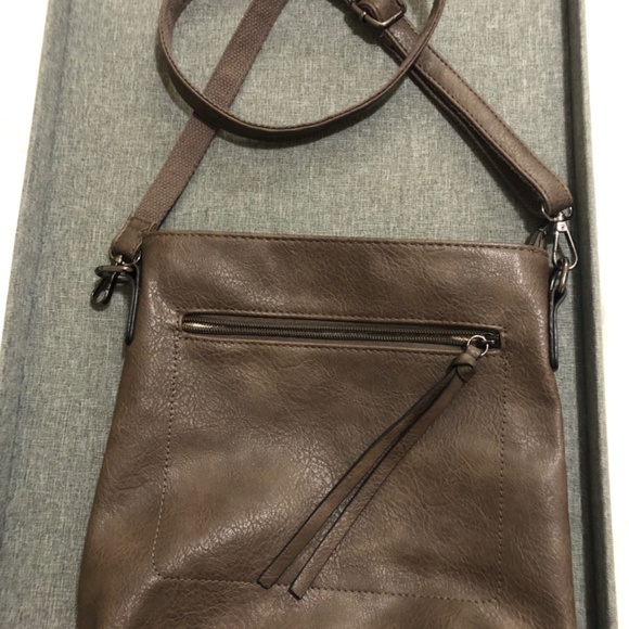 Brown square slim crossbody bag with durable strap - Picture 2 of 6